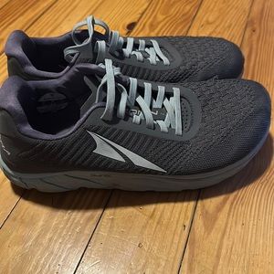 Altar Torin 4.5 women’s good condition